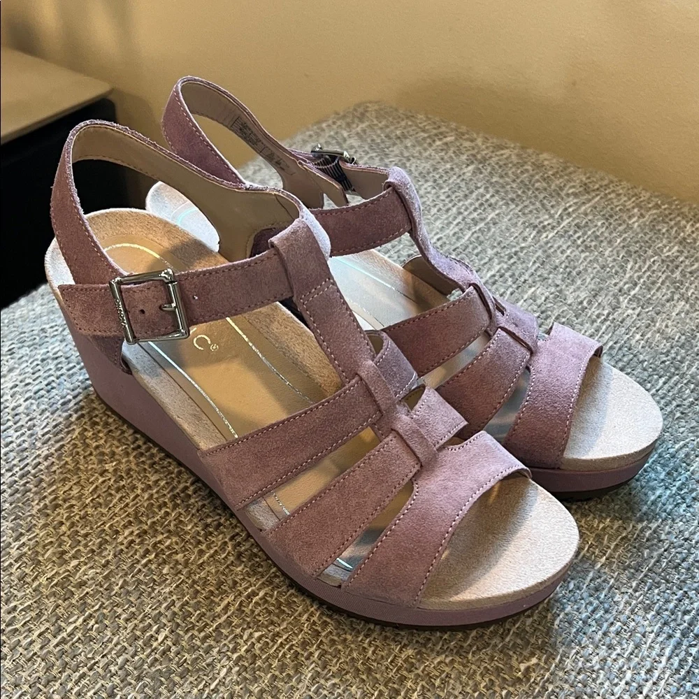 Vionic Tawny Mauve Wedge Sandals NWOT Suede Purple - Picture 4 of 11
